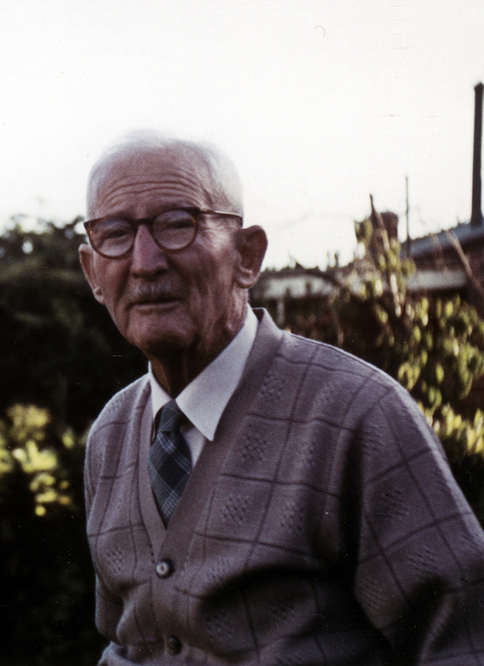 Joseph (3) Bails  (944 KB)
 
(Image Courtesy of S L Bails)
(Click on Picture to View Full Size)