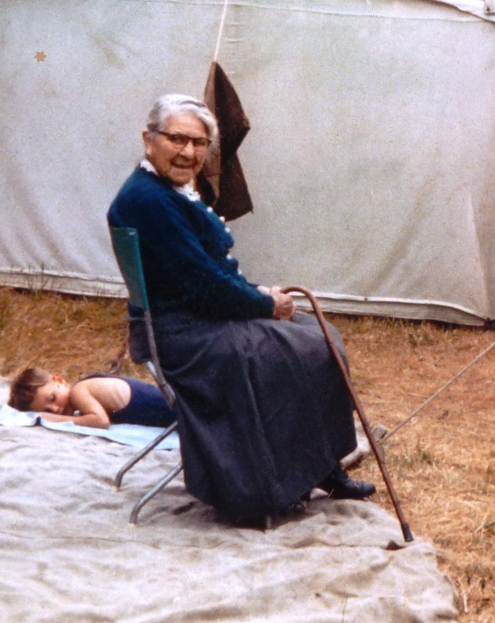 Lily Wridgway camping with family at Bucklands Crossing NZ  (10252 KB)
 
(Click on Picture to View Full Size)